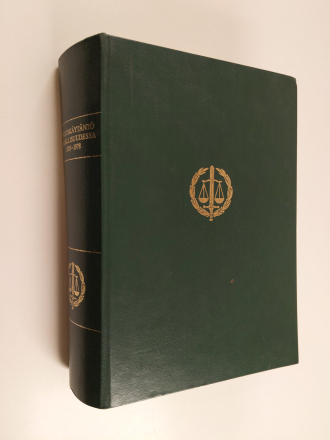 Paula Leisten : Oikeuskäytäntö kirjallisuudessa 1926-1978...
