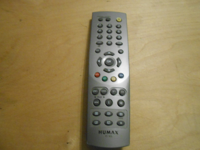 Humax perus kaapeli digiboksin kaukosäädin. RS-505.
