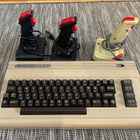 Commodore 64 + Ohjaimet - pikkukuva 1