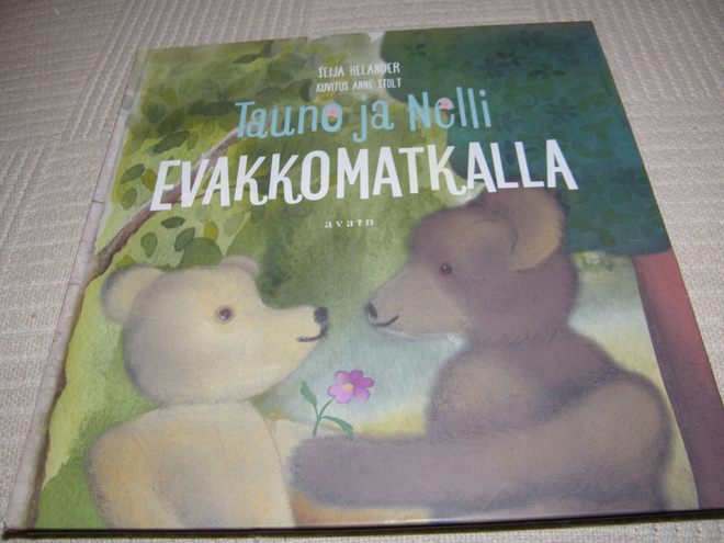 Helander  - Stolt Tauno ja Nelli evakkomatkalla