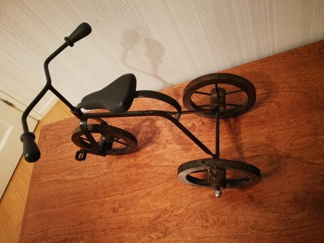 Kolmirenkainen puu/metalli pyörä somiste