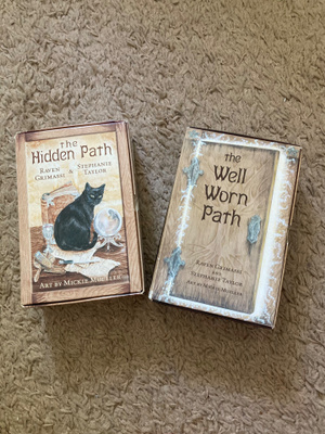 The well worn path ja The hidden path korttipakat