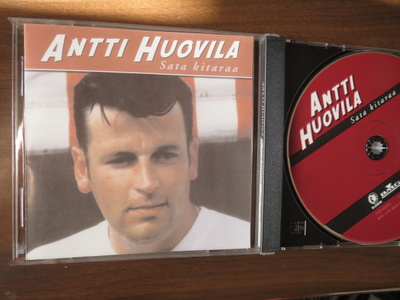 Antti Huovila: Sata kitaraa CD