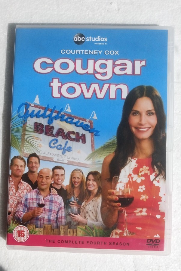 Puumanainen koko TV-sarja DVD
