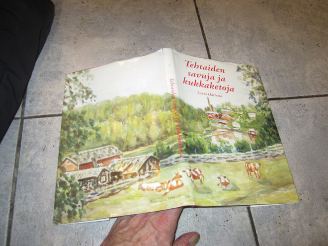 TEHTAIDEN SAVUJA JA KUKKAKETOJA KUVIA HARLUSTA