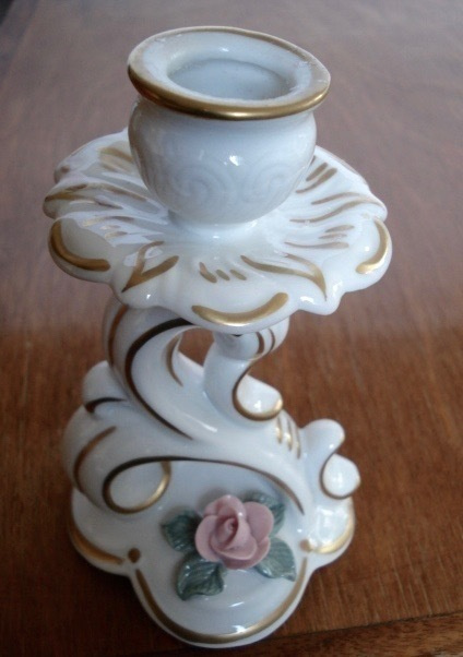 Antik Posliini KYNTTILÄNJALKA ruusu koriste, SHABBY CHIC
