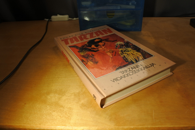 Edgar Rice Burroughs: Tarzanin viidakkoseikkailuja, sidottu
