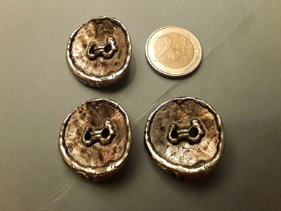 3 x Vintage iso  nappi