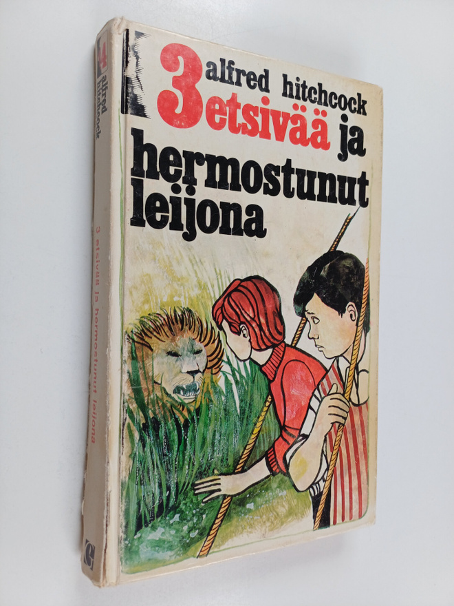 Robert Arthur : 3 etsivää ja hermostunut leijona