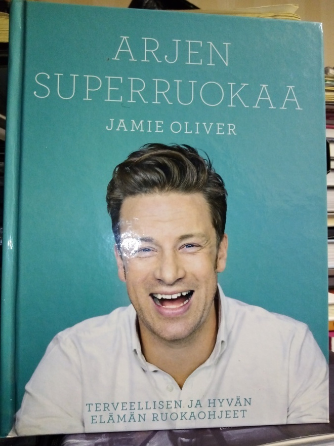 Jamie Oliver :  ARJEN SUPERRUOKAA ( SIS POSTIKULU)