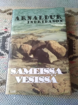 Arnaldur Indridason: Sameissa vesissä