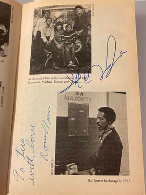 Ronnie & Ike Turner jr. nimikirjoitukset I, Tina pokkarissa