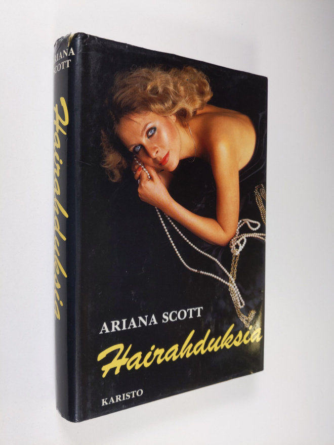 Ariana Scott : Hairahduksia