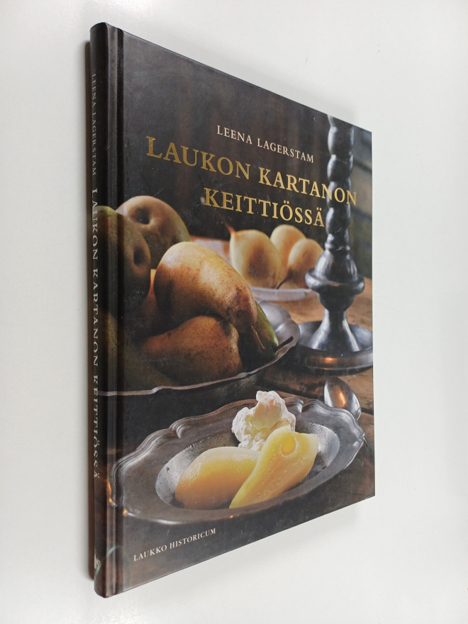 Leena Lagerstam : Laukon kartanon keittiössä (signeerattu...
