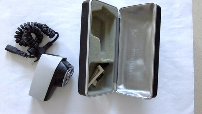Partakone, Philips, 5 kpl. toimivia, kotelot mukana.