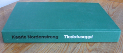 Kaarle Nordenstreng: Tiedotusoppi, Otava 1978. 2p. 341 s.