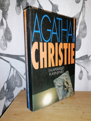 Agatha Christie - Salaperäiset rukiinjyvät 5.p.1991