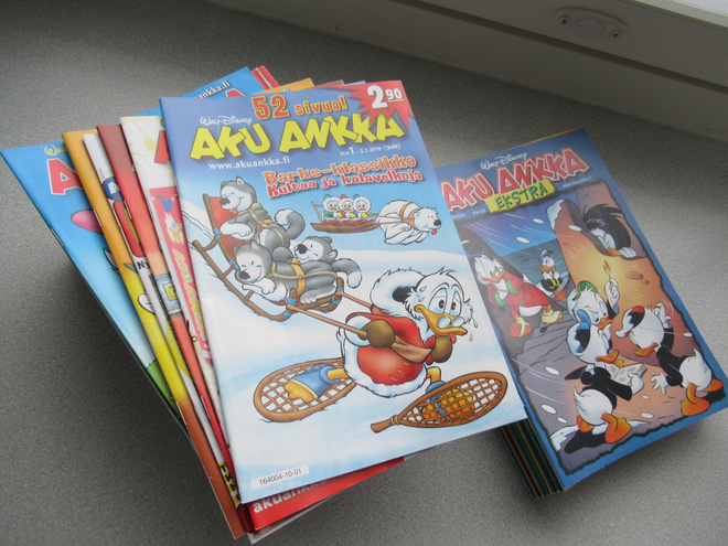 AKU ANKKA VUOSIKERTA 2010 (kaikki liitteet + extrat)