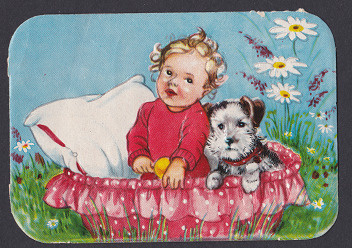 Vanha Eas Pieni Tyttö ja Koira Korissa Nurmella