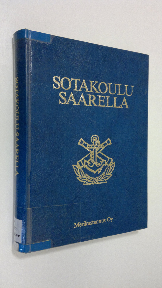 Sotakoulu saarella : suomalaisen meripuolustuskoulutuksen...