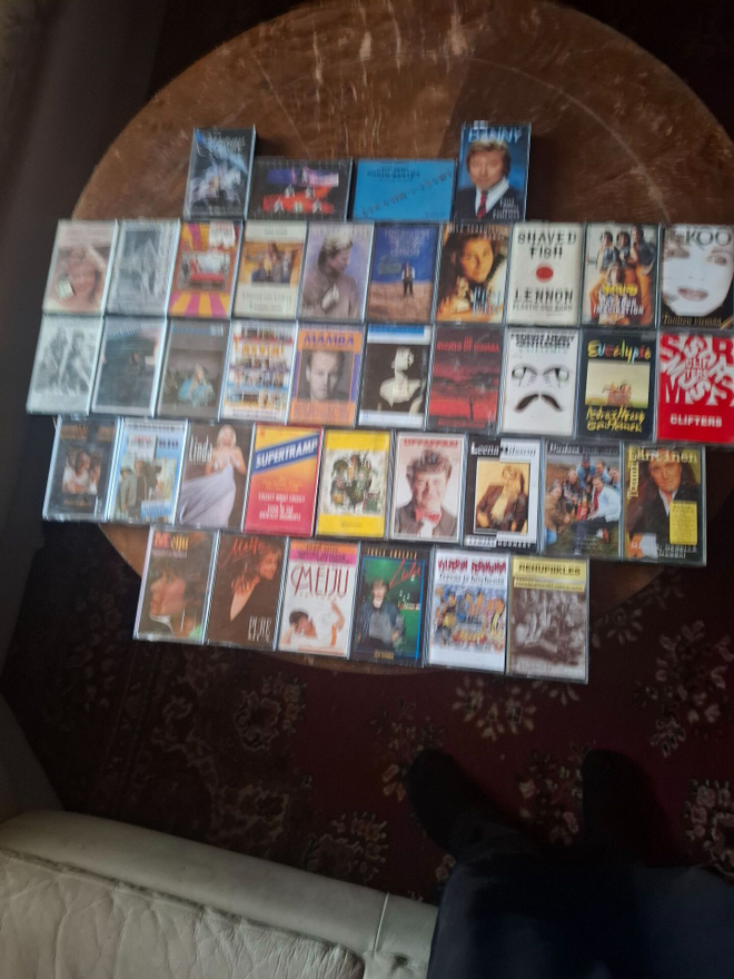 39 hyväkuntoista kasettia