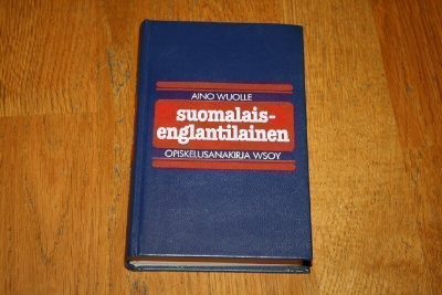 Aino Wuolle: Suomalais-englantilainen opiskelusanakirja