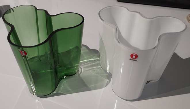 Aalto maljakko valkoinen  ja vihreä 95 mm