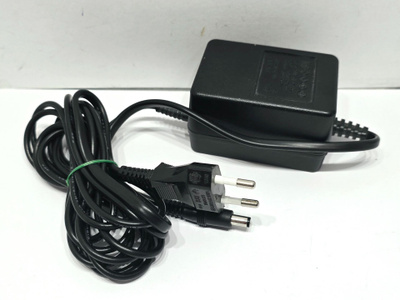 NES / SNES virtalähde (NES-PAL-002)