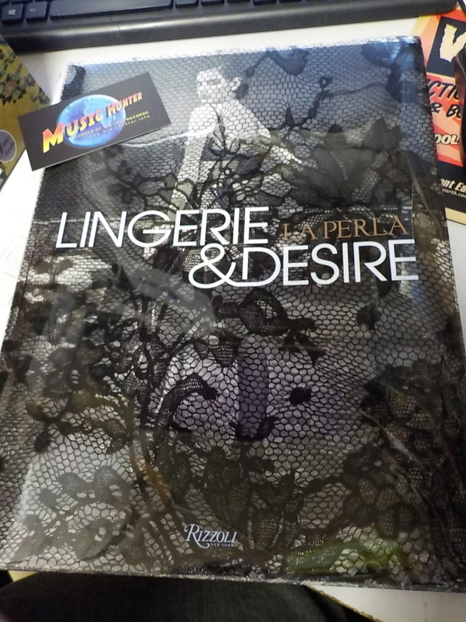 LA PERLA - LINGERIE & DESIRE KIRJA (W)
