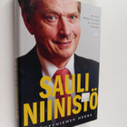 Lauri Nurmi ym. : Sauli Niinistö : Mäntyniemen herra - pikkukuva 1
