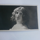 Nuori leidi katsoo tulevaisuuteen, vanha mv pk, p. 1904 - pikkukuva 1