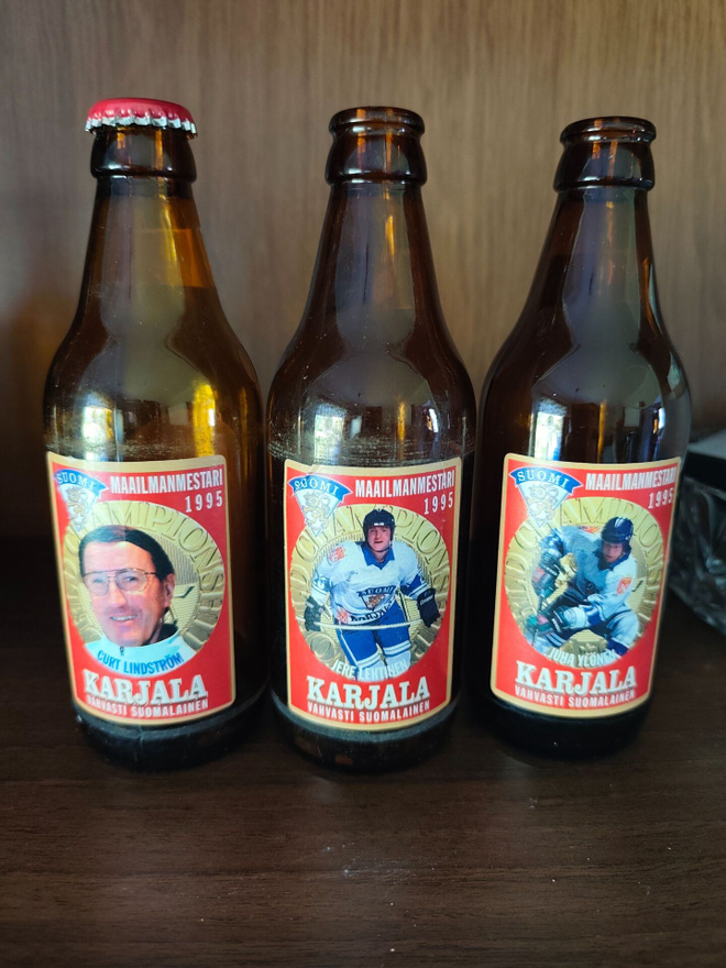 Karjala MM-95 maailmanmestari olutpullot