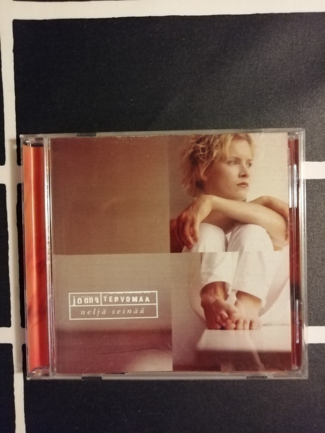 Jonna Tervomaa. Neljä seinää. v. 1999.