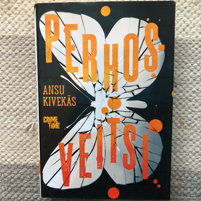 Kivekäs: Perhosveitsi. 2014. 1.p.