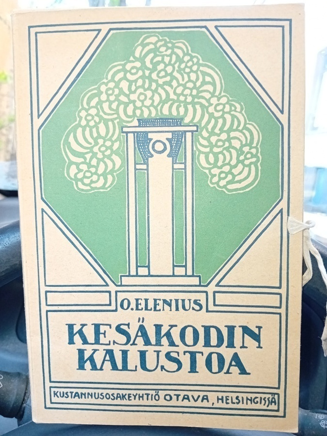 Elenius : Kesäkodin kalustoa ( kansio ) SIS POSTIKULU