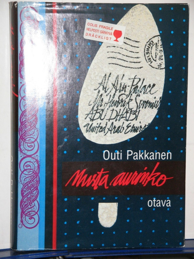 Outi Pakkanen : Musta aurinko