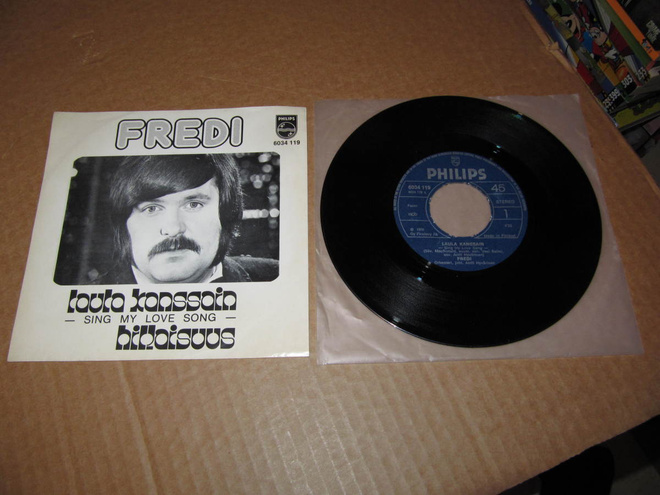 Fredi 7" Laula Kanssain / Hiljaisuus,PS v.1976 EX/EX