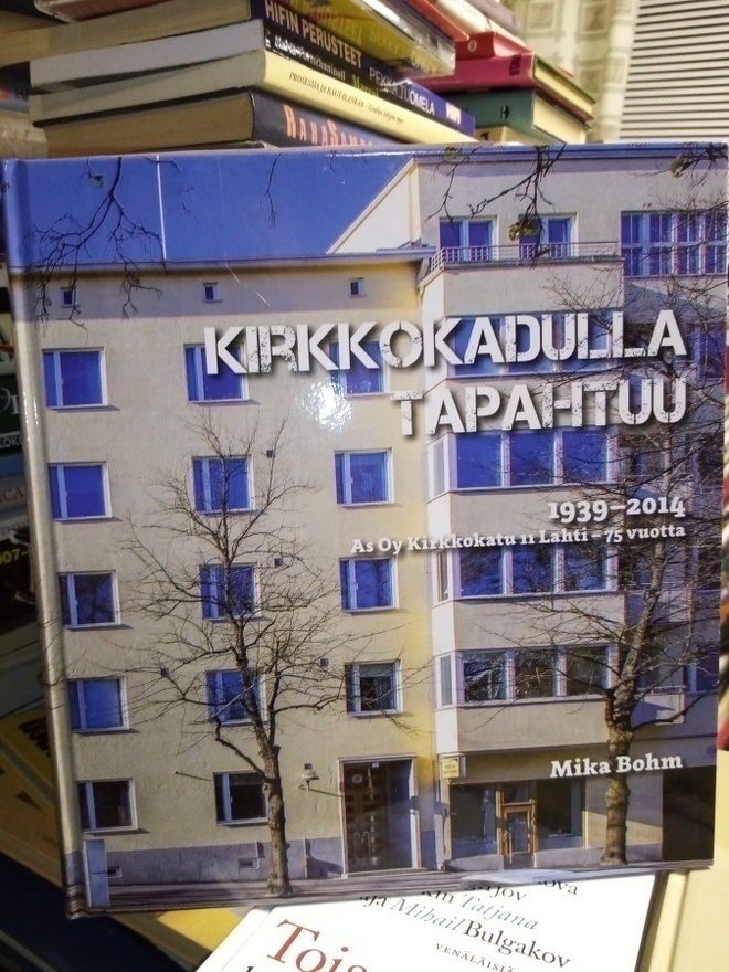 BOHM : KIRKKOKADULLA TAPAHTUU ( SIS POSTIKULU )