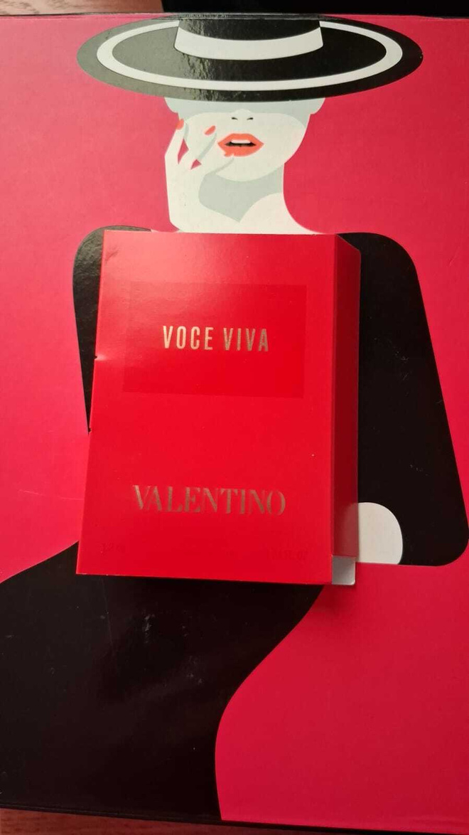 Hajuvesinäyte Valentino Voce Viva