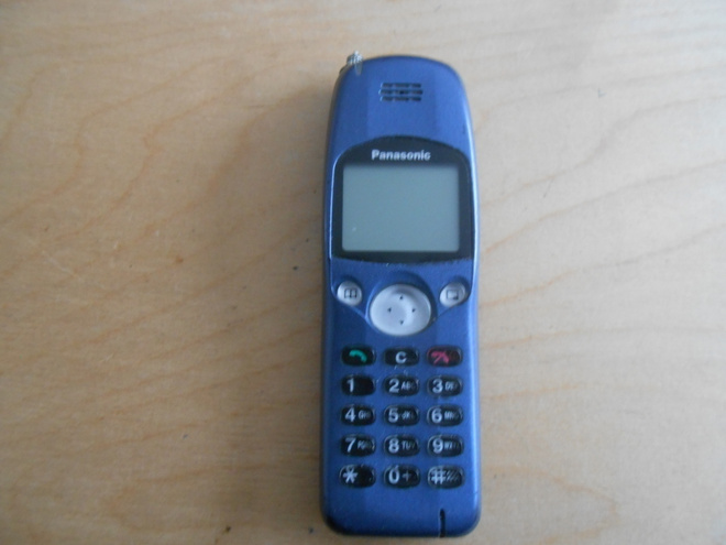 Panasonic EB-GD30 kännykkä varaosiksi.