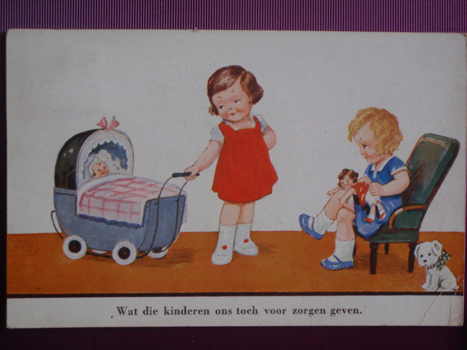 Tytöt hoitavat nukkejaan VANHA -40