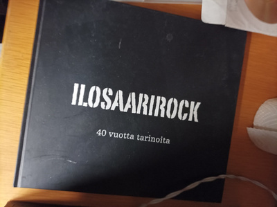 Ilosaarirock 40v kirja