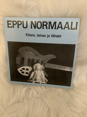 EPPU NORMAALI:KITARA, TAIVAS JA TÄHDET / KIVENÄ KENGÄSSÄ