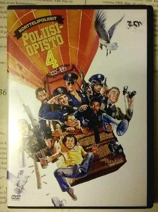 Poliisiopisto 4: Korttelipoliisit (DVD)