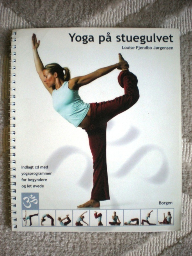 Yoga på stuegulvet
