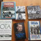 Sotakirjoja 6kpl - pikkukuva 1