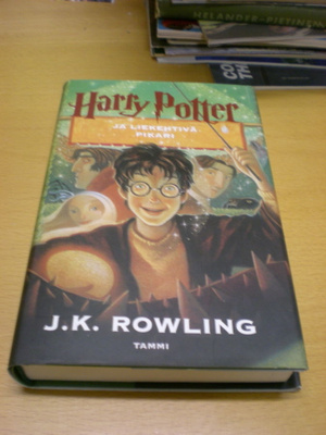 J.K. Rowling: Harry Potter ja liekehtivä pikari
