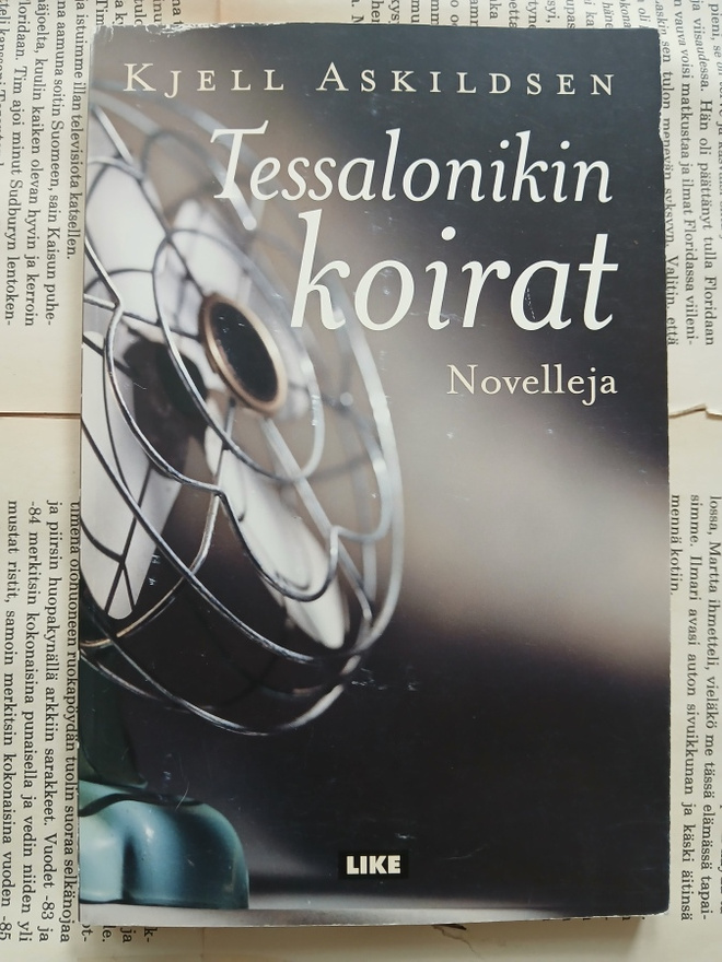Kjell Askildsen - Tessalonikin koirat (nid.)
