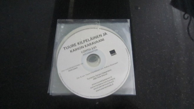 Tuure Kilpeläinen ja Kaihon Karavaani lohtu cds