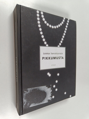 Sanna Tahvanainen : Pikkumusta
